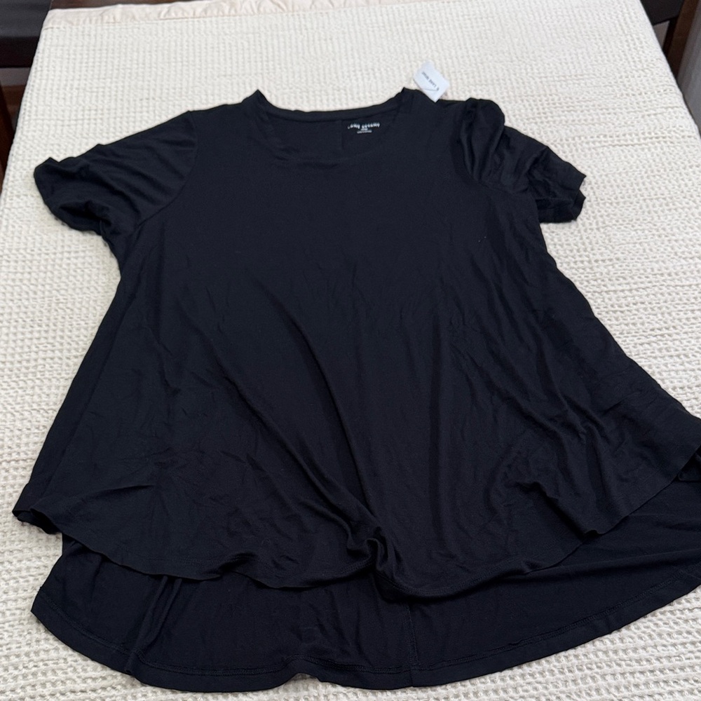 Women’s Plus Size Lane Bryant Classic Black Short Sleeve Swing Tee